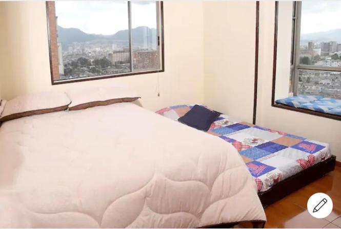 Apartment Homy - Corferias, Embassy, Airport, G12, Un, Agora